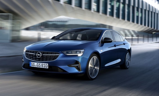 First images with the new Opel Insignia. Wagon Sports Tourer